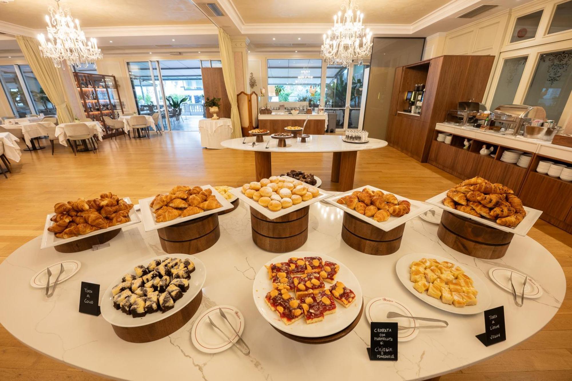 Grand Hotel Liberty Riva del Garda Esterno foto