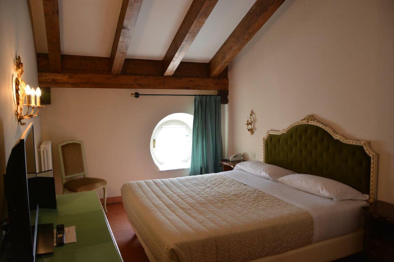 Grand Hotel Liberty Riva del Garda Esterno foto
