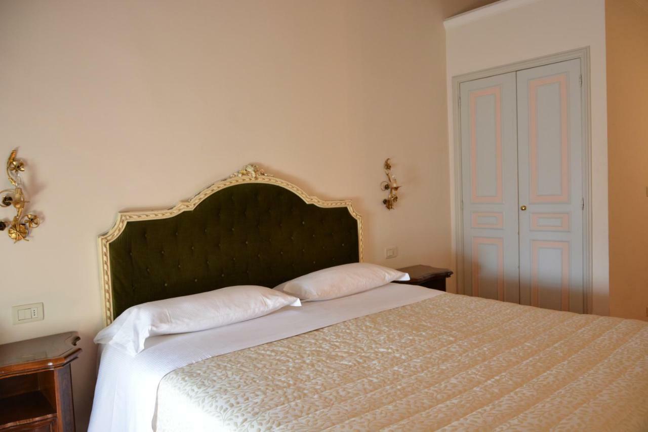 Grand Hotel Liberty Riva del Garda Esterno foto